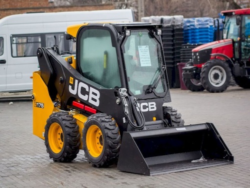 Аренда мини погрузчика JCB 175